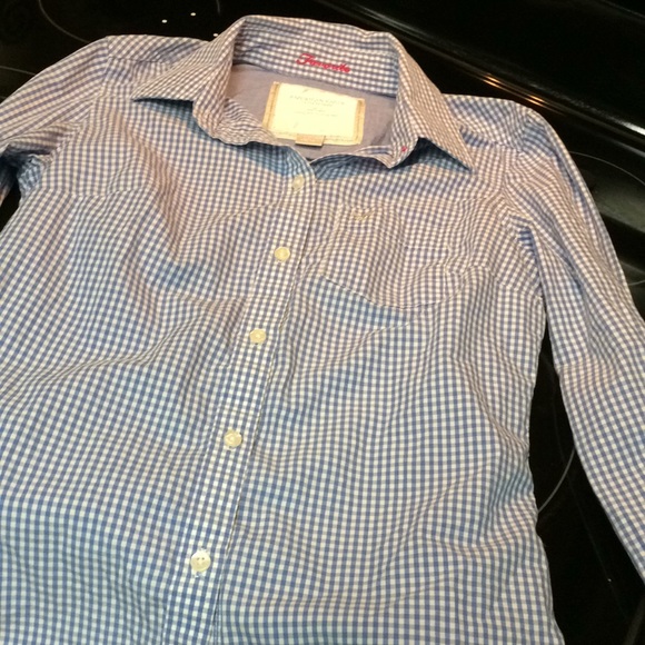 American Eagle Outfitters Tops - NWOT American Eagle button shirt